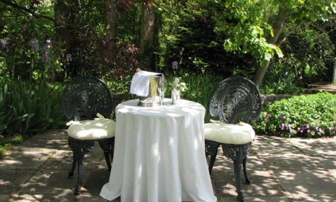 Beaumontel Bed & Breakfast | Beautiful Cottage in the Middle of Normandy