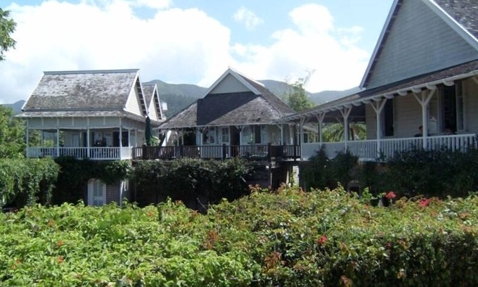 Gordon Town Cottage | Beautiful Cottage in the Blue Mountains from $90/Night/Guest
