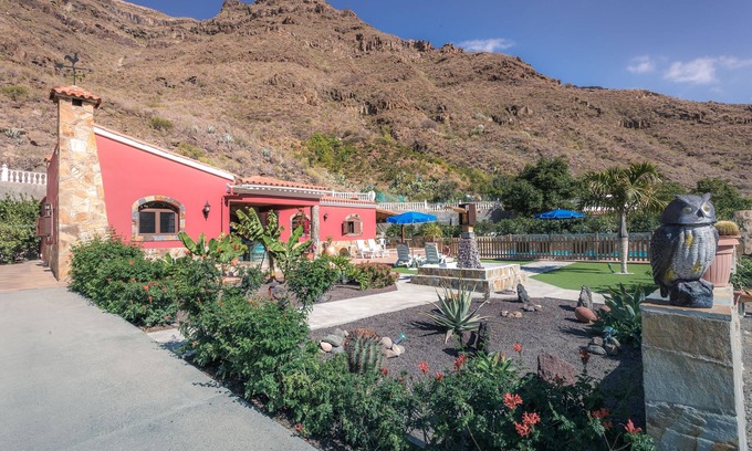 San Bartolome de Tirajana Villa | Beautiful country house with private pool in the south of Gran Canaria. perfect families