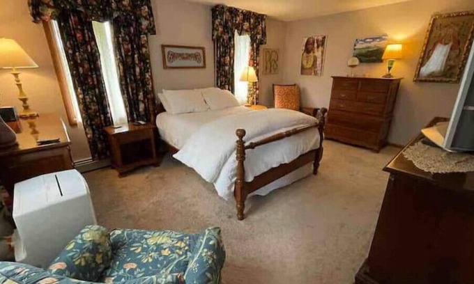 Chittenango House | Beautiful Country Paradise - Chittenango Falls