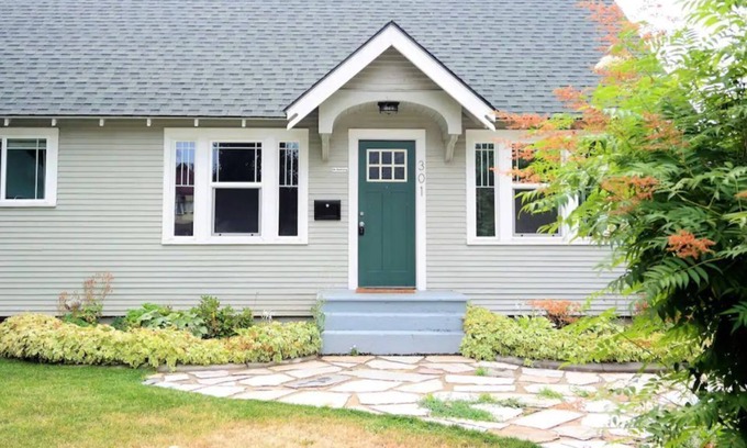 Coeur d'Alene Cottage | Beautiful, Cozy Downtown CDA Home