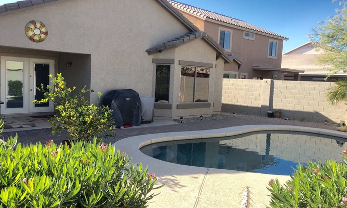 Maricopa House | Beautiful Cozy Vacation Home with Heated Pool($20 a day to heat up the pool).