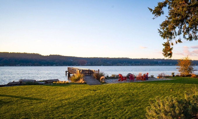 Bainbridge Island House | Beautiful Crystal Springs - Private Beach & Views