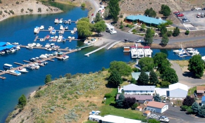 Davenport House | Beautiful Custom Home at Lake Roosevelt 2 Private Acres! Awesome Views! 12+