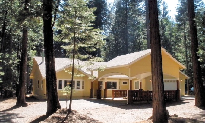 Shingletown House | Beautiful Custom Home near Lake McCumber & Mt Lassen