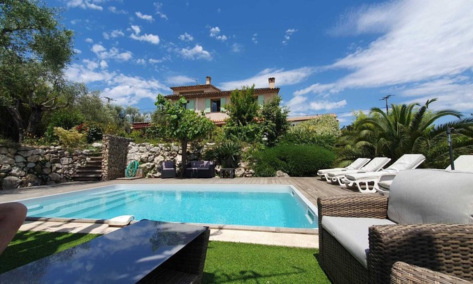 La Gaude Villa | Beautiful detached villa with private heated pool near Vence