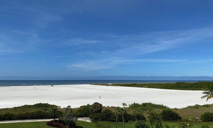 Marco Island Condo | Beautiful Direct Ocean Front condo in Marco Island, Florida