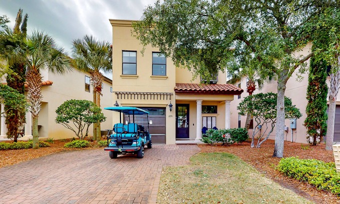 Villa Lago House | Beautiful dog-friendly home on golf course with outdoor pool, 6-seater golf cart