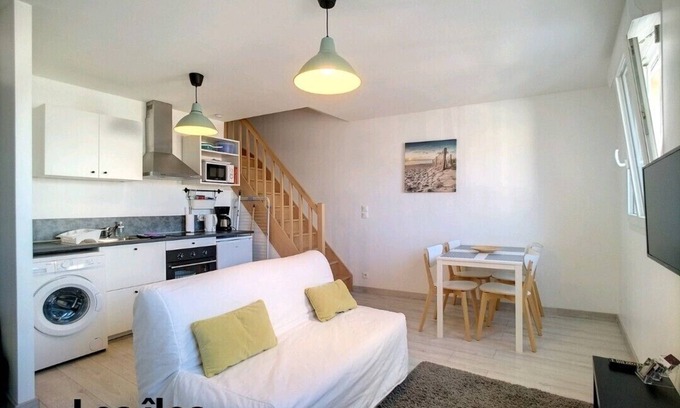 Donville-les-Bains Apartment | Beautiful duplex near the sea (the islands)