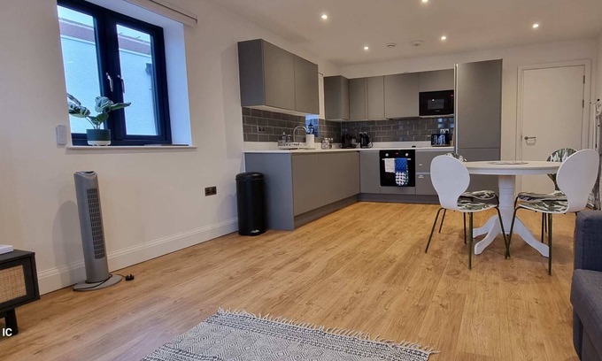 Ealing Common Apartment | Beautiful Ealing Common Apartment