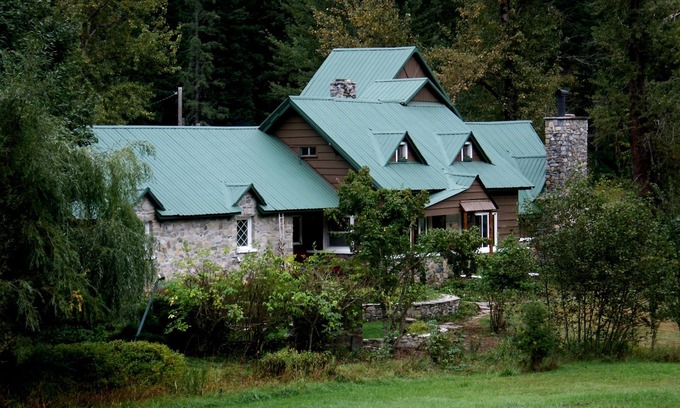 Coeur d'Alene House | BEAUTIFUL ELK MOUNTAIN RANCH ADJOINS OVER 2 MILLION ACRES OF NATIONAL FOREST!