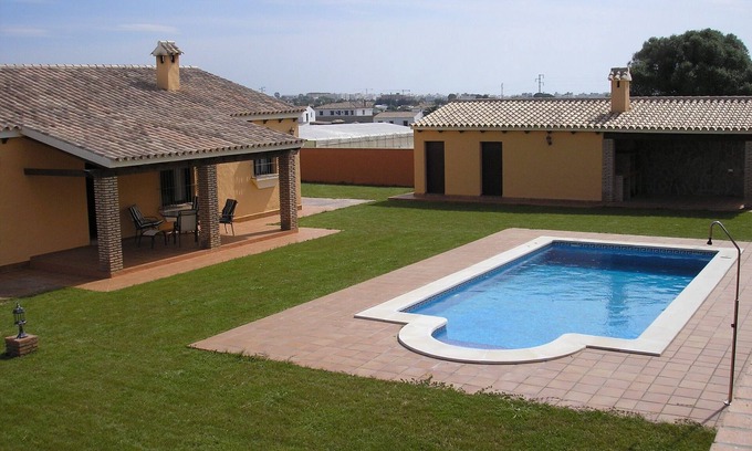 Conil de la Frontera City Center Ski Chalet | Beautiful countryside villa with private pool, garden and barbecue area.