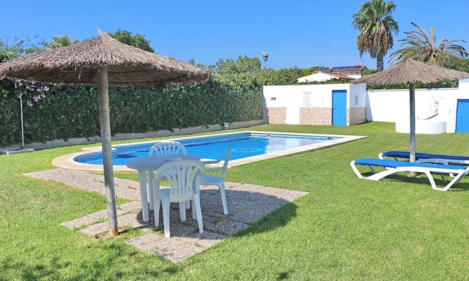 Conil de la Frontera Ski Chalet | Beautiful villa with pool and garden