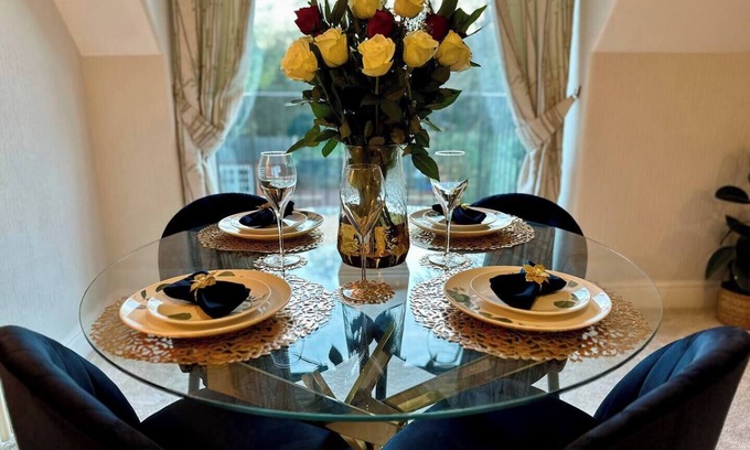 Eastbourne Apartment | Beautiful Escape to The Gables in Old Town