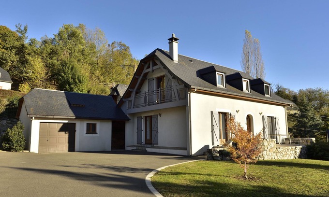 Arras-en-Lavedan House | Beautiful family house for rent in the Hautes-Pyrénées