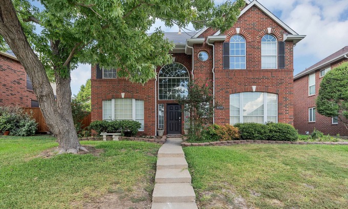 Frisco House | Beautiful Family friendly, pets welcome Home w Pool, Patio & Private Backyard