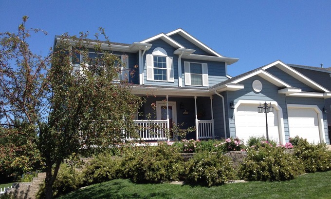 Rapid City House | Beautiful Family Home Close To Local Attractions