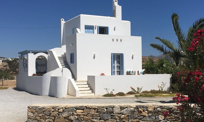 Naxos Villa | Beautiful family villa, superb views, 5 minutes walk to the beach.