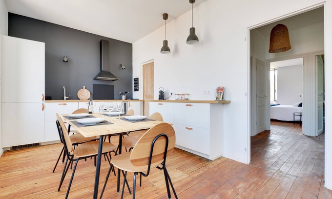 Carcassonne Apartment | Beautiful flat with old-world charm and garden