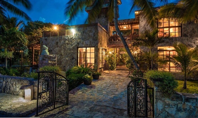 Playacar Beach Villa | Beautiful Four Bedroom Beach Front Property