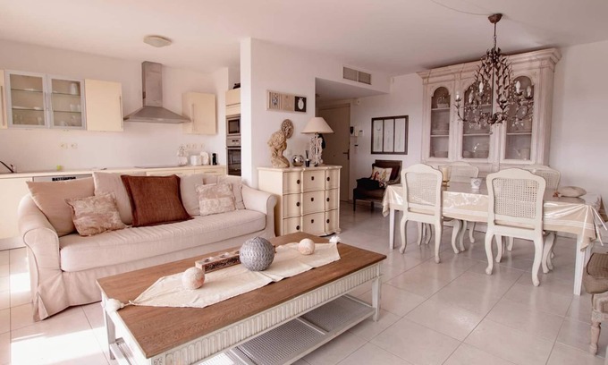 Les Termes Apartment | Beautiful apartment on the hills with sea view