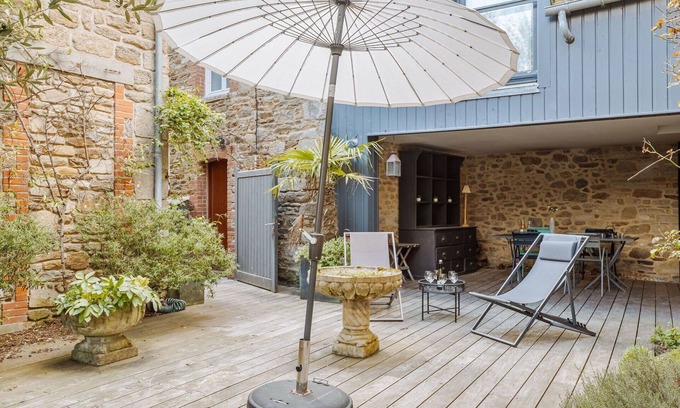Saint-Briac-sur-Mer Villa | Beautiful private villa for 14 guests with WIFI, TV, terrace, pets allowed and parking