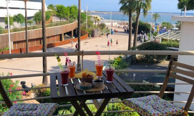 Saint-Laurent-du-Var Apartment | Beautiful flat with balcony and sea view