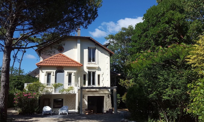 Saint-Palais-sur-Mer House | Beautiful villa of character 300 m from the beach of the center.