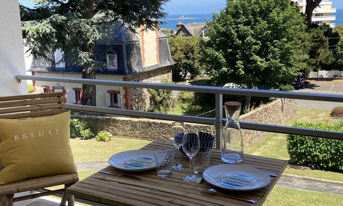 Saint-Quay-Portrieux Apartment | Beautiful sea view apartment 300 m from the beach