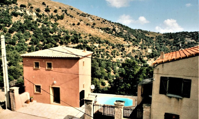 Ville-di-Pietrabugno House | Beautiful house 8 people, swimming pool, 12km from the sea