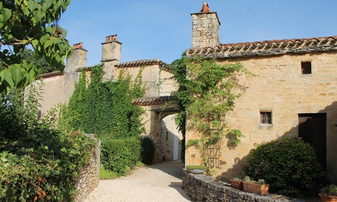 Sauveterre-la-Lemance House | Beautiful 4*, private swimming pool, in a green setting 10 people