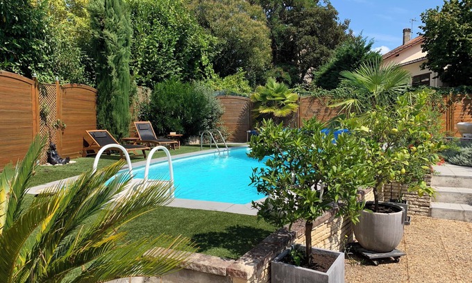 Bergerac Apartment | BEAUTIFUL FULL FOOT HOUSE WITH POOL CLOSE TO TOWN CENTER AND DORDOGNE
