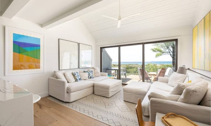 Glen Arbor Condo | Beautiful Fully Renovated 4bed/4bath Waterfront Condo on Lake Michigan