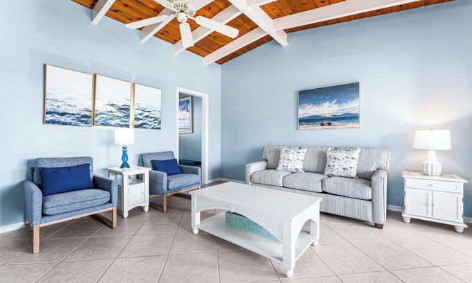Siesta Key Condo | Beautiful Ground Floor 1bed/1.5 Bath Condo with Pool and Beach Access!