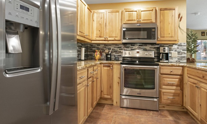 Edwards Condo | Beautiful Ground-level Condo, Hot tub, Pool Minutes to Arrowhead Ski Resort