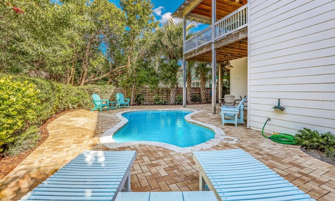 Anna Maria Cottage | Beautiful Guest House Near the Beach with Private Pool!