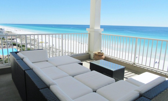 Crystal Beach Condo | BEAUTIFUL GULF FRONT w Huge Balcony & Amazing View 6th Floor Unit 605 at The Inn
