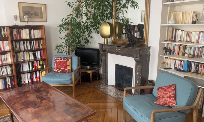 Quartier de Rochechouart Apartment | Beautiful Haussmanian apt in Montmartre, near Pigalle