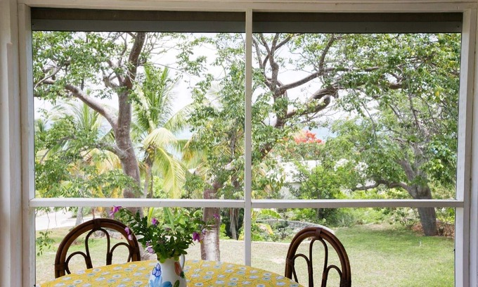 Governor's Harbour House | Beautiful Hibiscus House