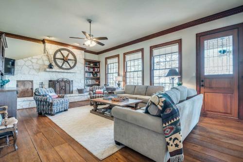 Boerne House | Beautiful Hill Country Ranch Home - 4 Mi to Town!