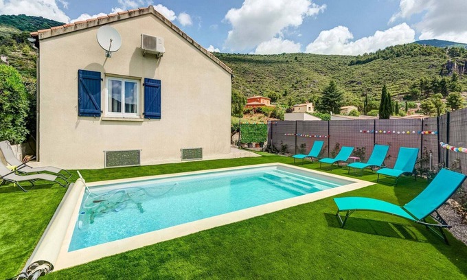 Roquebrun House | Beautiful holiday home in Roquebrun with swimming pool