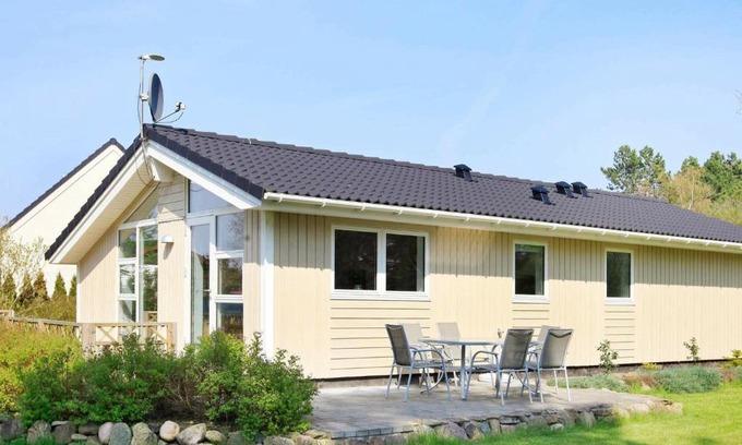 Millinge House | Beautiful Holiday Home in Millinge with Terrace