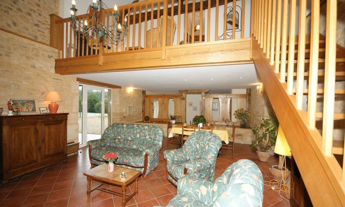 Saint-Pompont House | Beautiful holiday home with pool