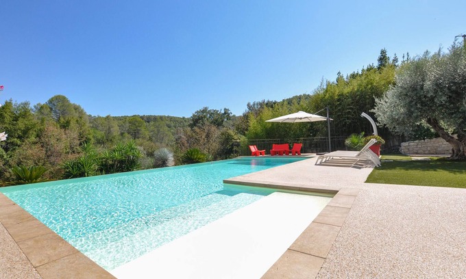 La Colle-sur-Loup House | Beautiful home in La Colle-Sur-Loup