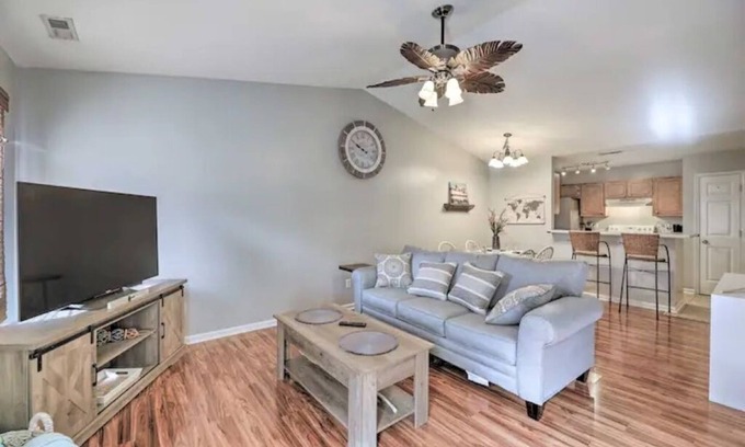 Havelock House | Beautiful Home 2 mins from MCAS Cherry Point and only 15 miles from the beach!