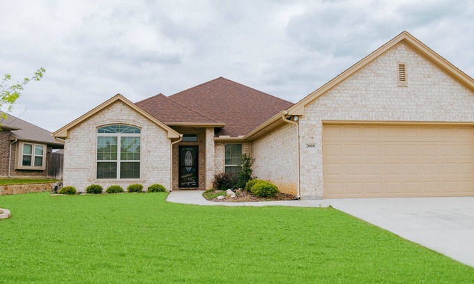 Weatherford House | BEAUTIFUL HOME! 3/2