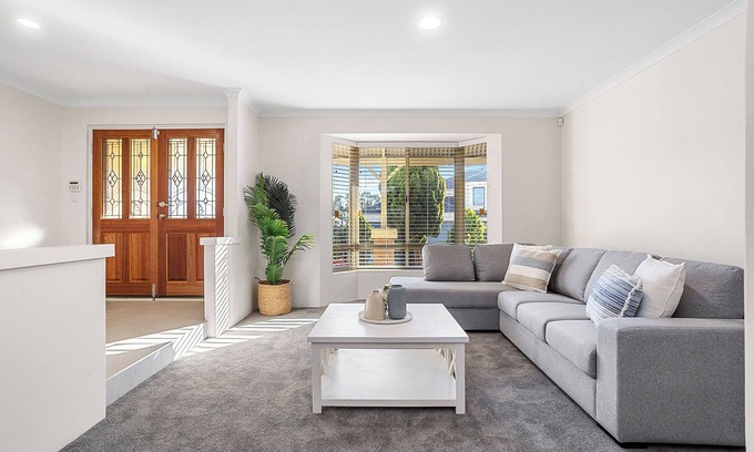 Hillarys House | Beautiful Home away from Home beside the beach