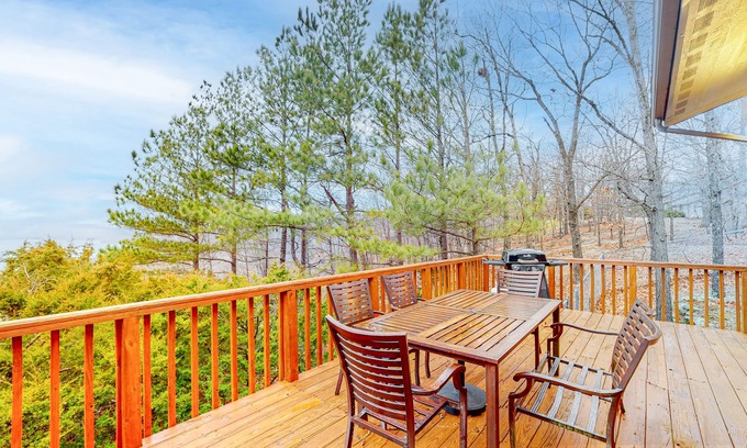 Sylvan Shores House | Beautiful home close to marina with Beaver Lake views & fireplace