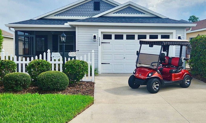 Wildwood House | Beautiful Home + Golf Cart in Prime Location – Minutes from Brownwood, and More!