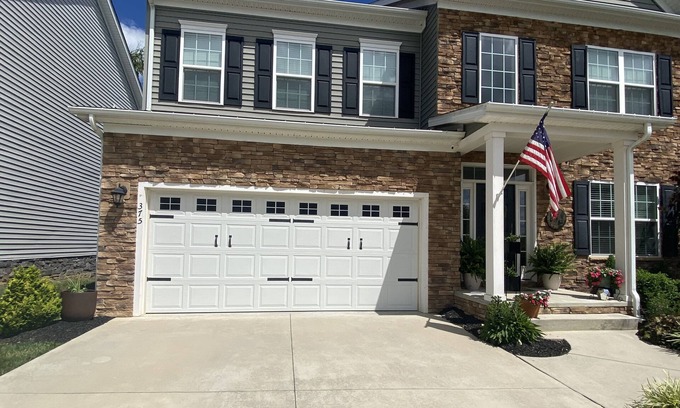 Christiansburg House | Beautiful home in a residential neighborhood close to EVERYTHING! *GO HOKIES!*